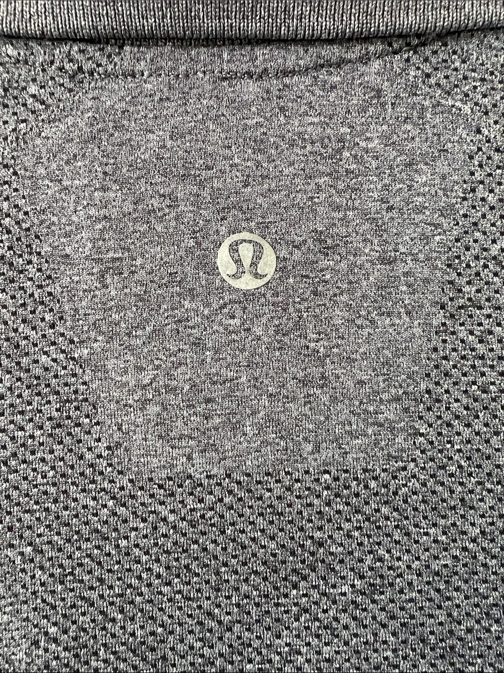 Lululemon Athletica Men's Metal Vent Tech Polo Shirt in Gray Size Small - Picture 6 of 7